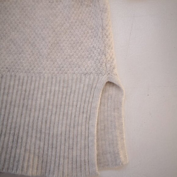 2/$30.00 - Denver Hayes Ladies Size XS 3/4 Length Sleeve Light Grey Sweater - Picture 6 of 9